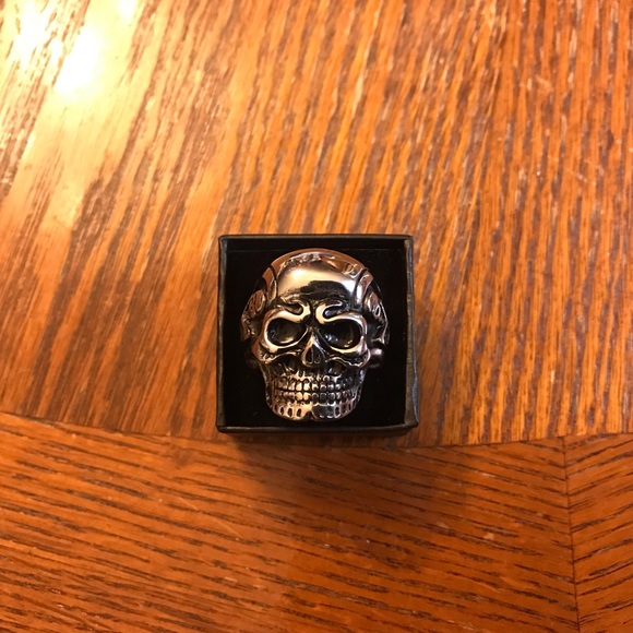 Cool Stainless Steel Skull Ring! - Picture 14 of 14
